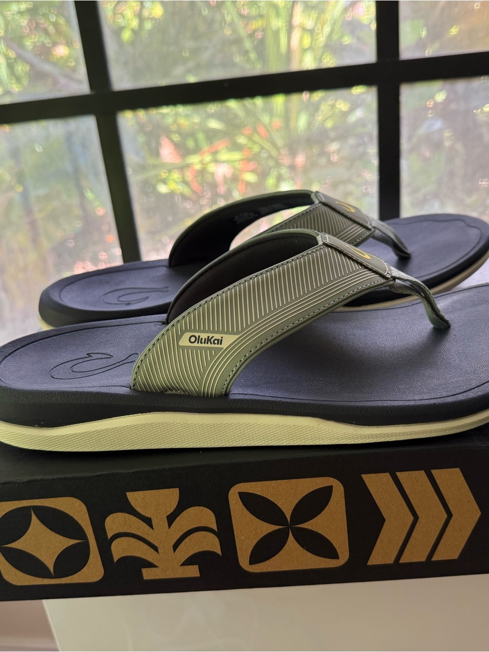 OluKai Men's Olive and Black Flip-Flop Sandals